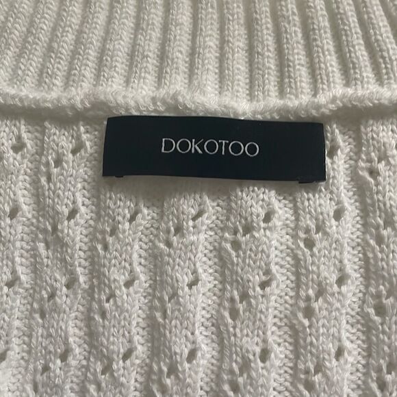 Dokotoo White Short Sleeve V-neck Sweater - Picture 2 of 5